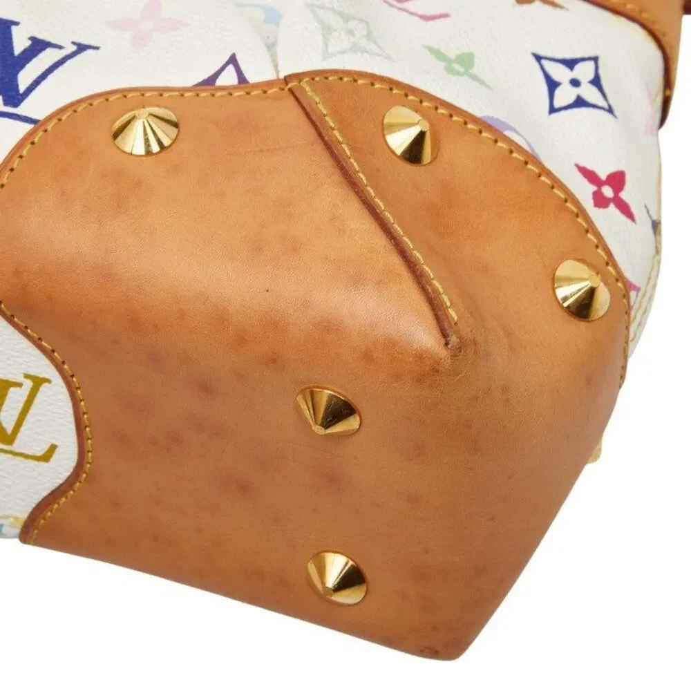 Louis Vuitton hardware paid corner